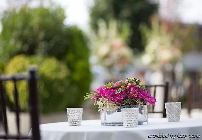 Отель Seattle Marriott Waterfront 4*,